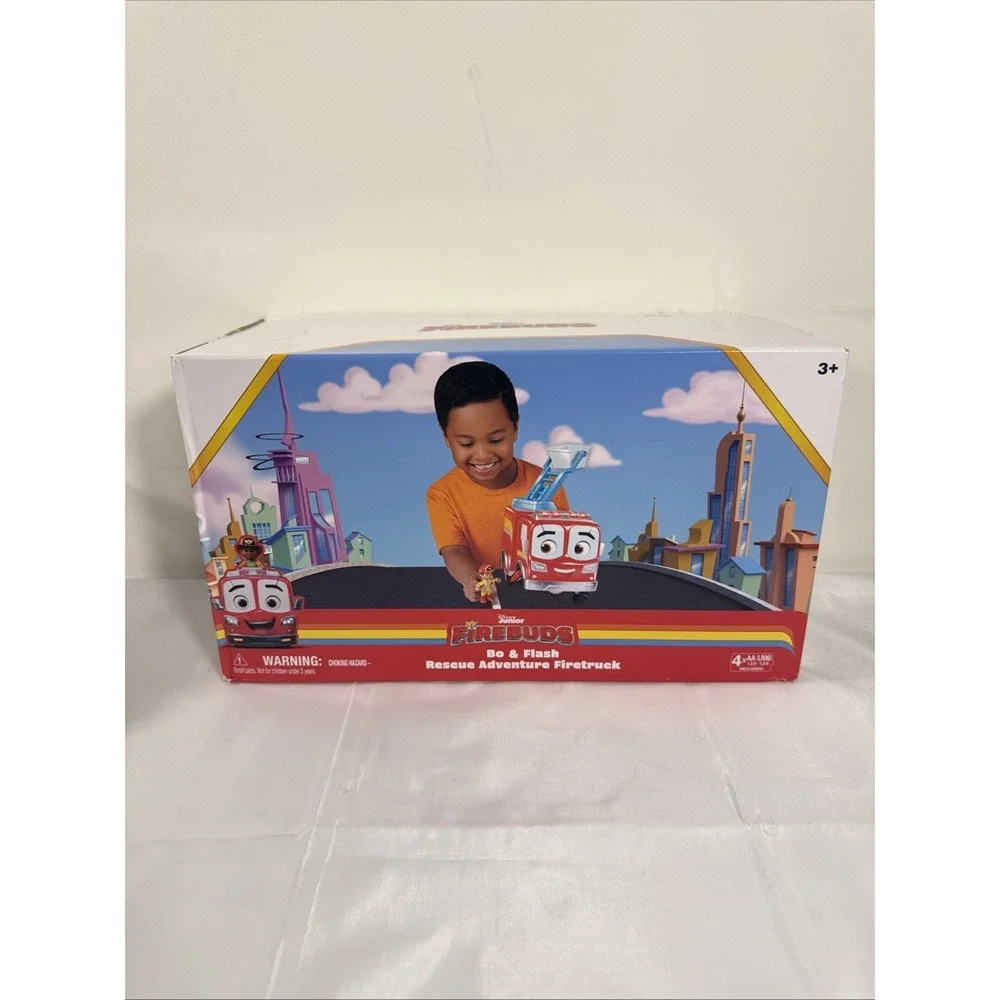 Disney Junior Firebuds, Bo & Flash Rescue Adventure Fire Truck w Vroomlink NEW